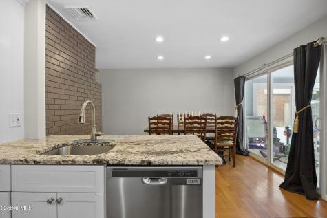 27 Davis Avenue Albany NY 12203