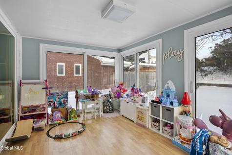 27 Davis Avenue Albany NY 12203