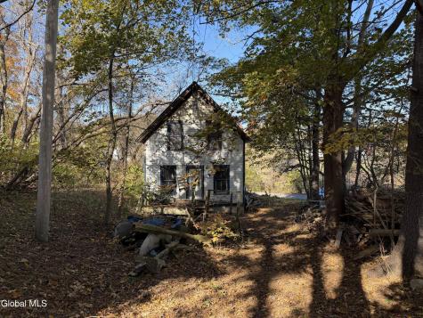 135 Lake George Avenue Ticonderoga NY 12883
