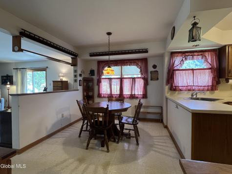 4111 Stonefield Way Schenectady NY 12306