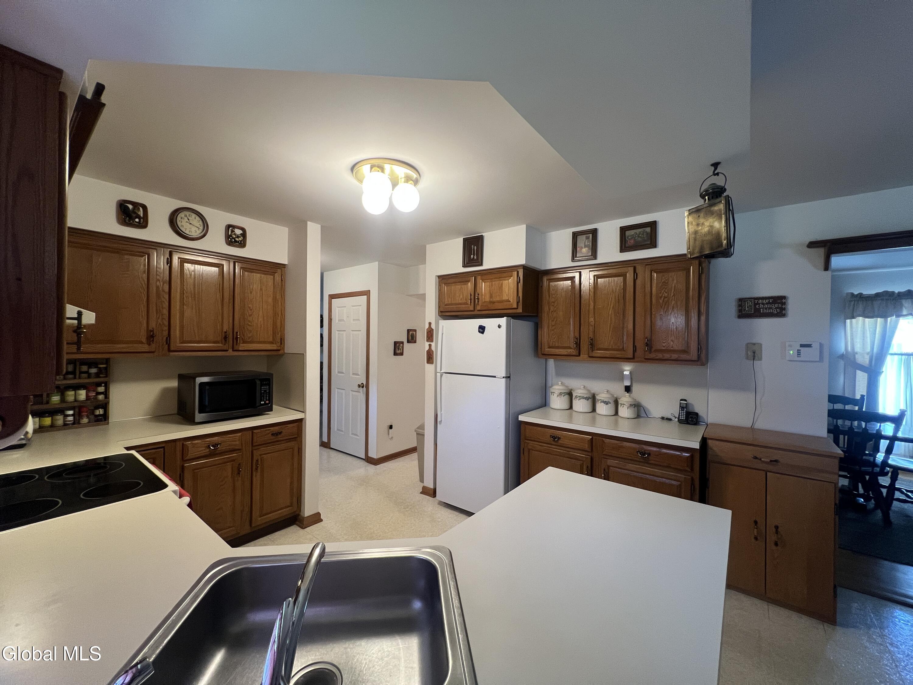 4111 Stonefield Way Schenectady NY 12306