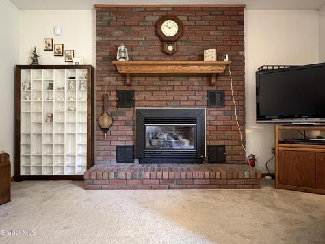 4111 Stonefield Way Schenectady NY 12306