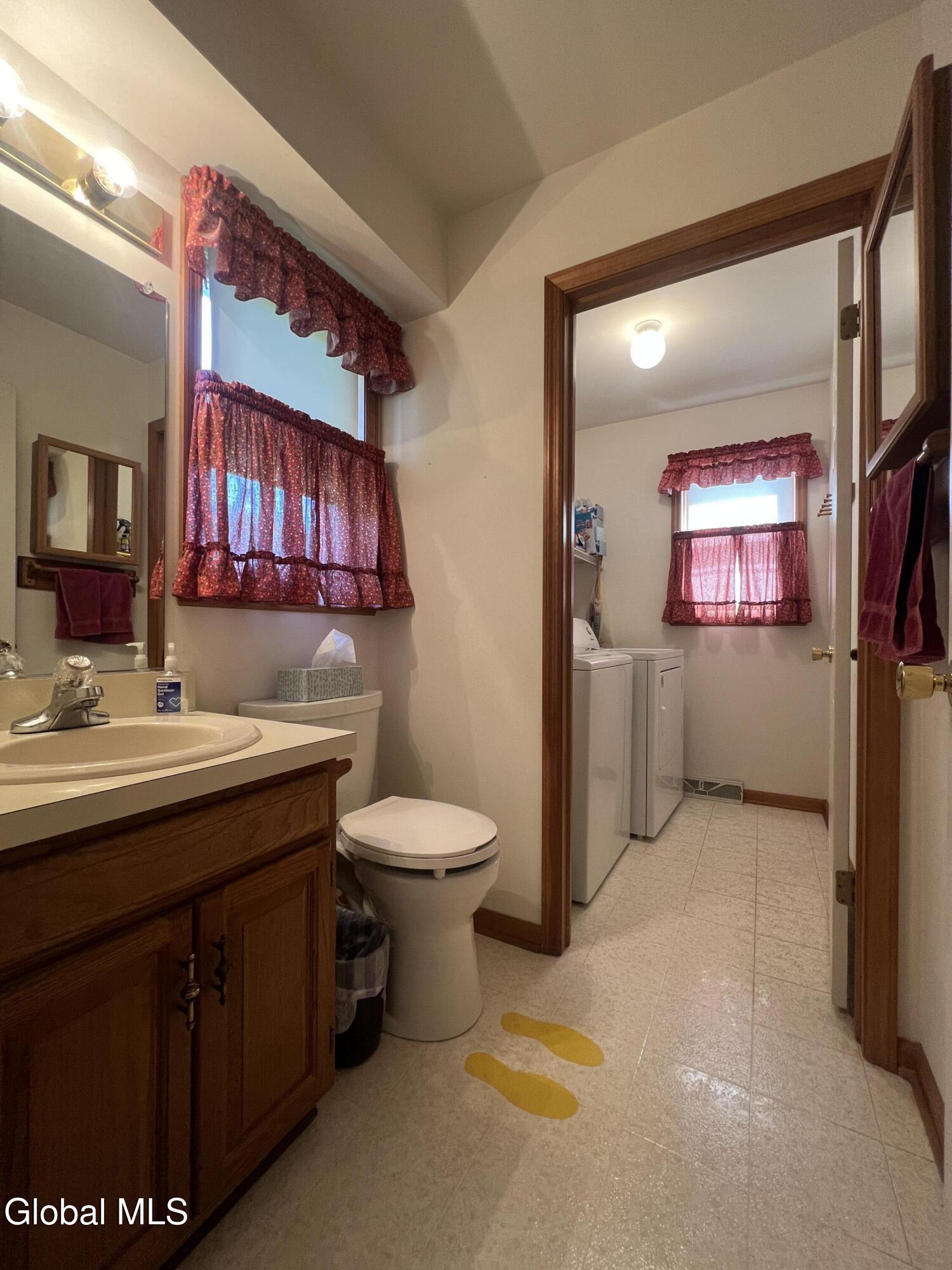4111 Stonefield Way Schenectady NY 12306