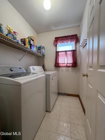 4111 Stonefield Way Schenectady NY 12306