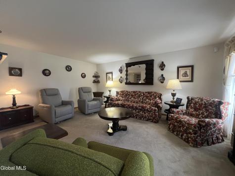 4111 Stonefield Way Schenectady NY 12306