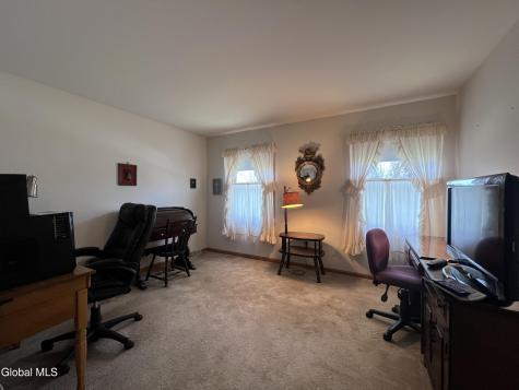 4111 Stonefield Way Schenectady NY 12306