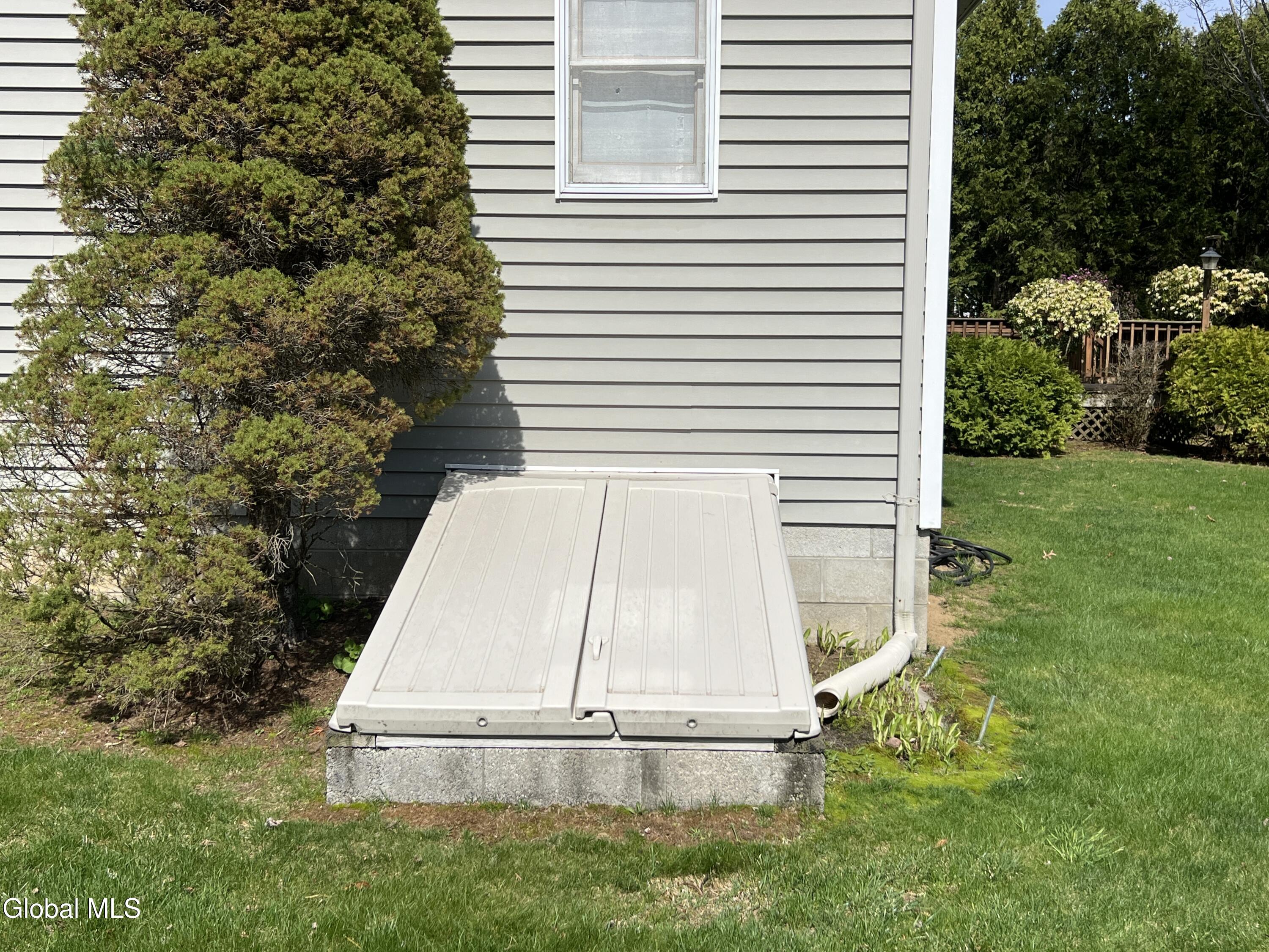 4111 Stonefield Way Schenectady NY 12306