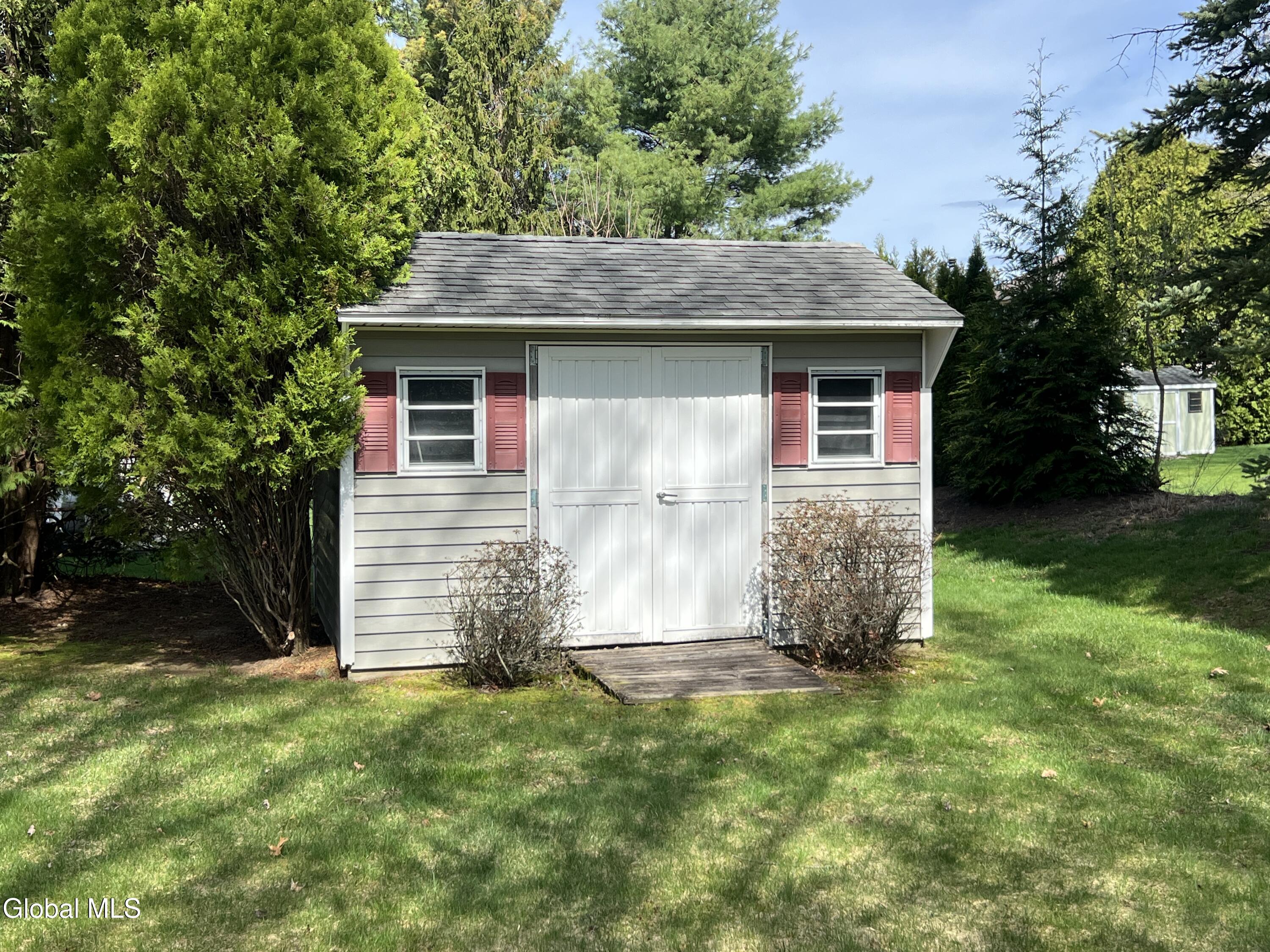 4111 Stonefield Way Schenectady NY 12306