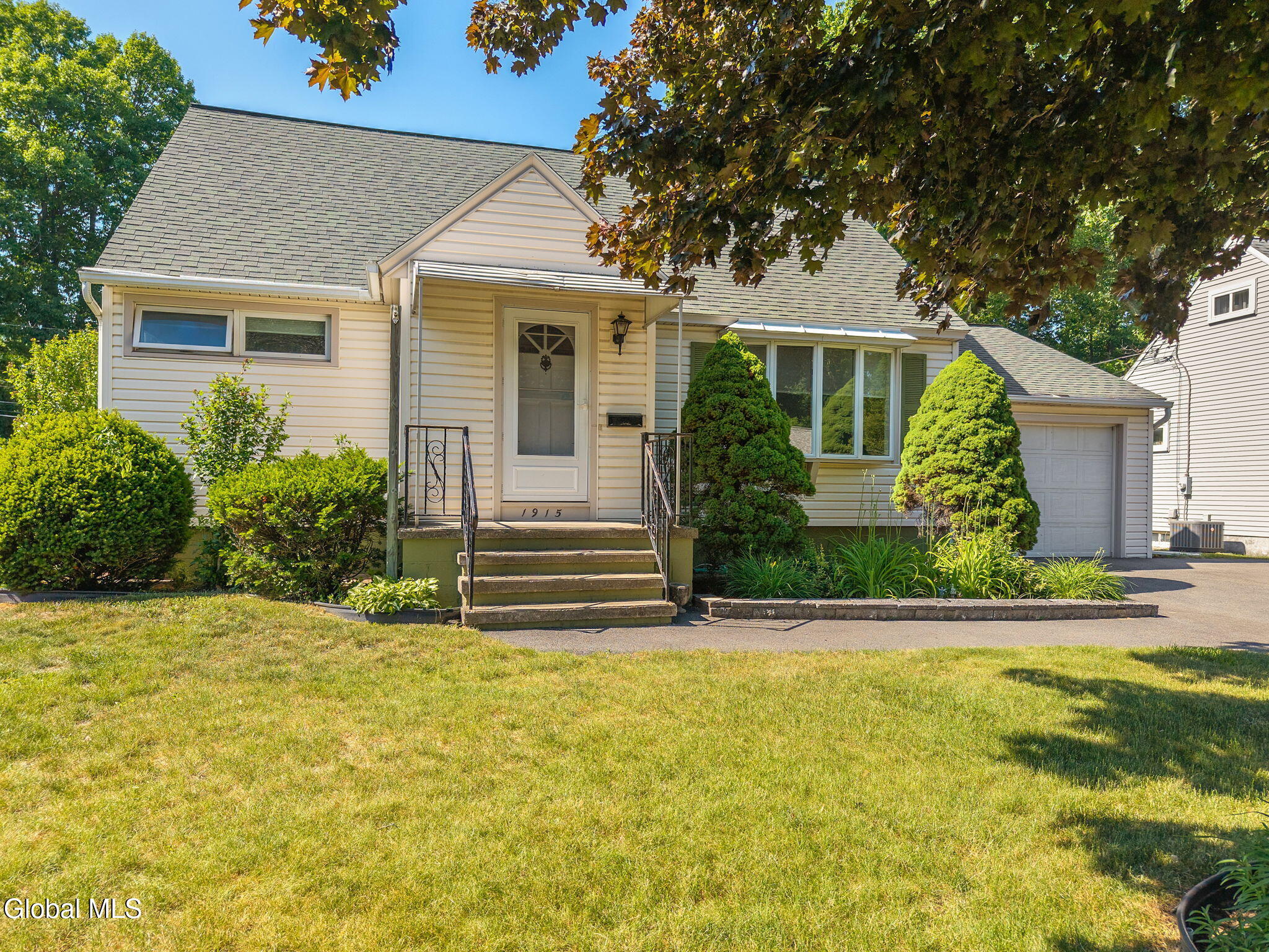 1915 Nicky Drive Schenectady NY 12306