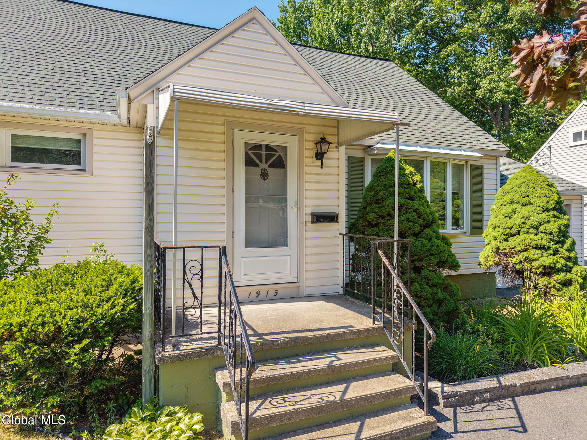 1915 Nicky Drive Schenectady NY 12306