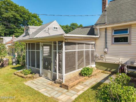1915 Nicky Drive Schenectady NY 12306