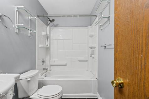 4 Silverberry Place Albany NY 12211