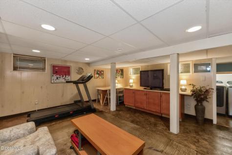 36 Carriage Road Delmar NY 12054