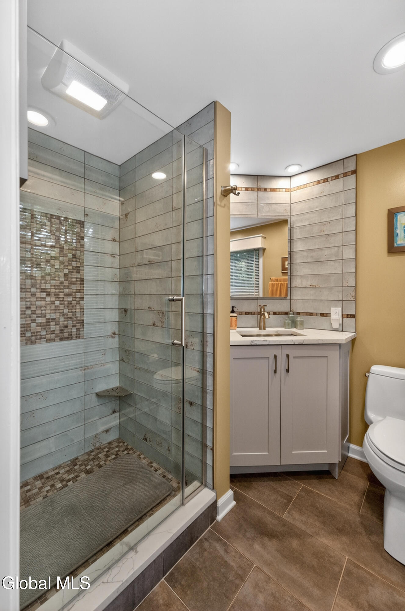 36 Carriage Road Delmar NY 12054