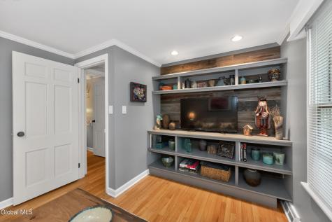 36 Carriage Road Delmar NY 12054