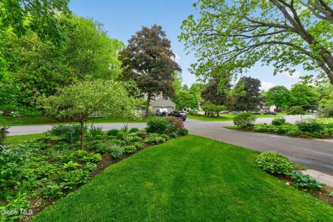 36 Carriage Road Delmar NY 12054
