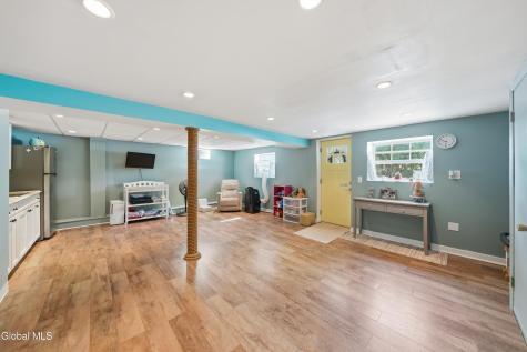 35 Vista Avenue Latham NY 12110
