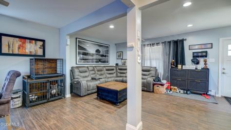 28 Wilkes Avenue Amsterdam NY 12010