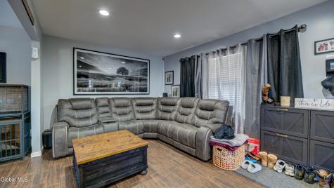 28 Wilkes Avenue Amsterdam NY 12010