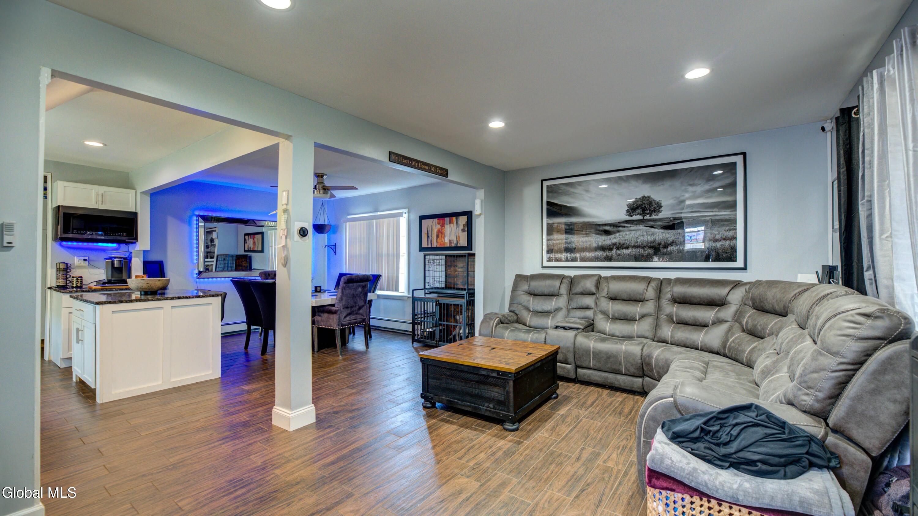 28 Wilkes Avenue Amsterdam NY 12010