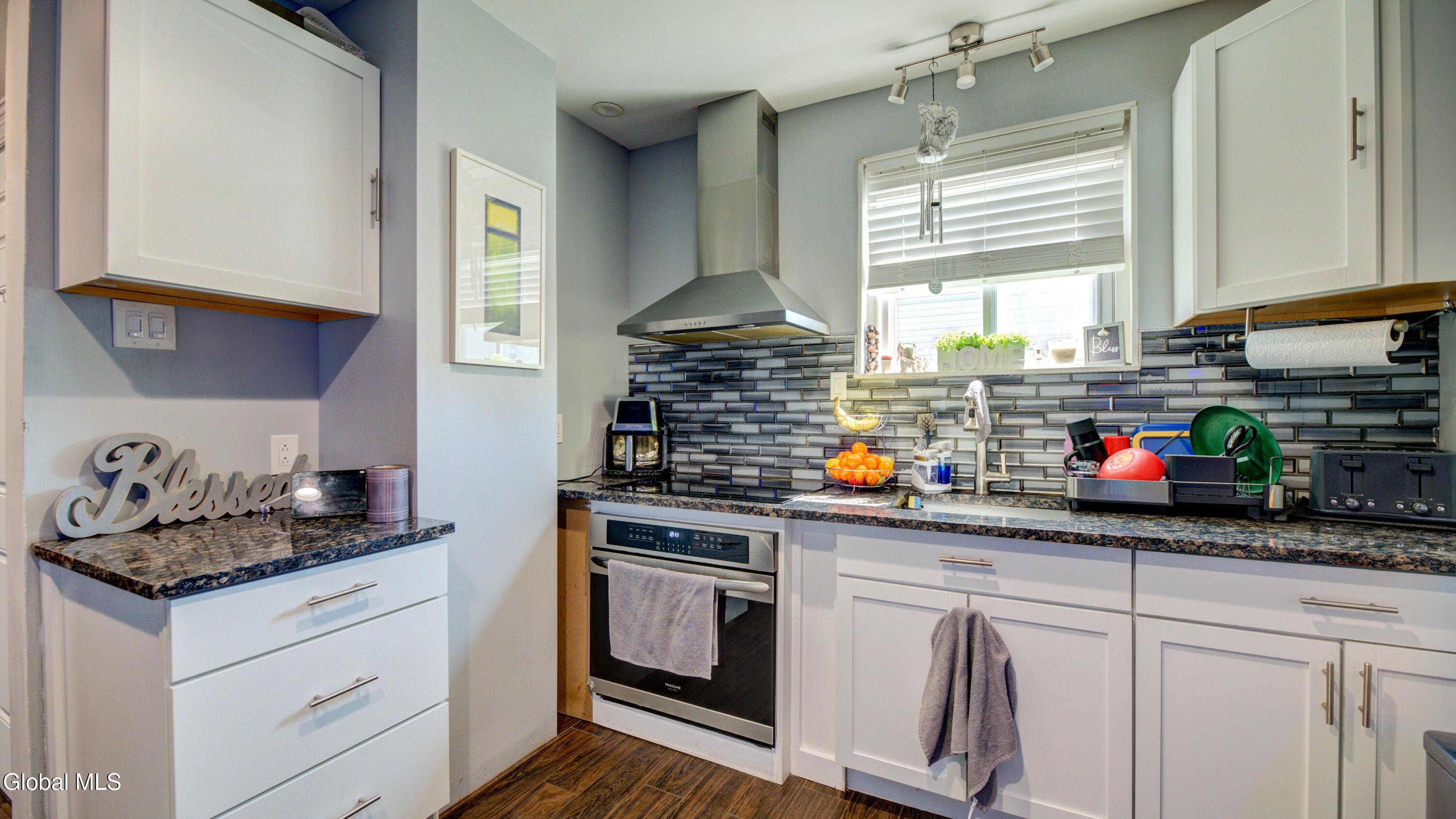 28 Wilkes Avenue Amsterdam NY 12010