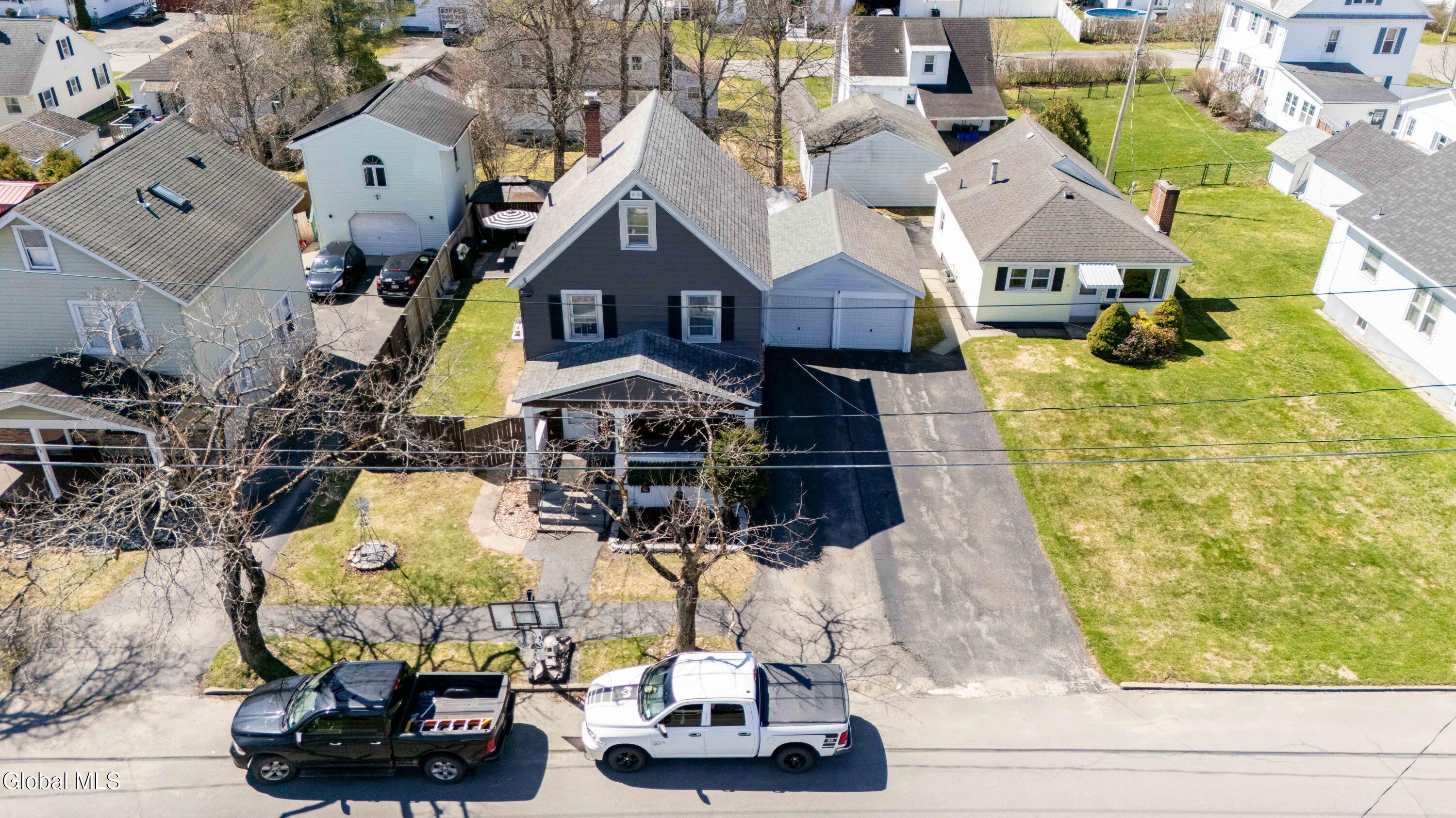 28 Wilkes Avenue Amsterdam NY 12010