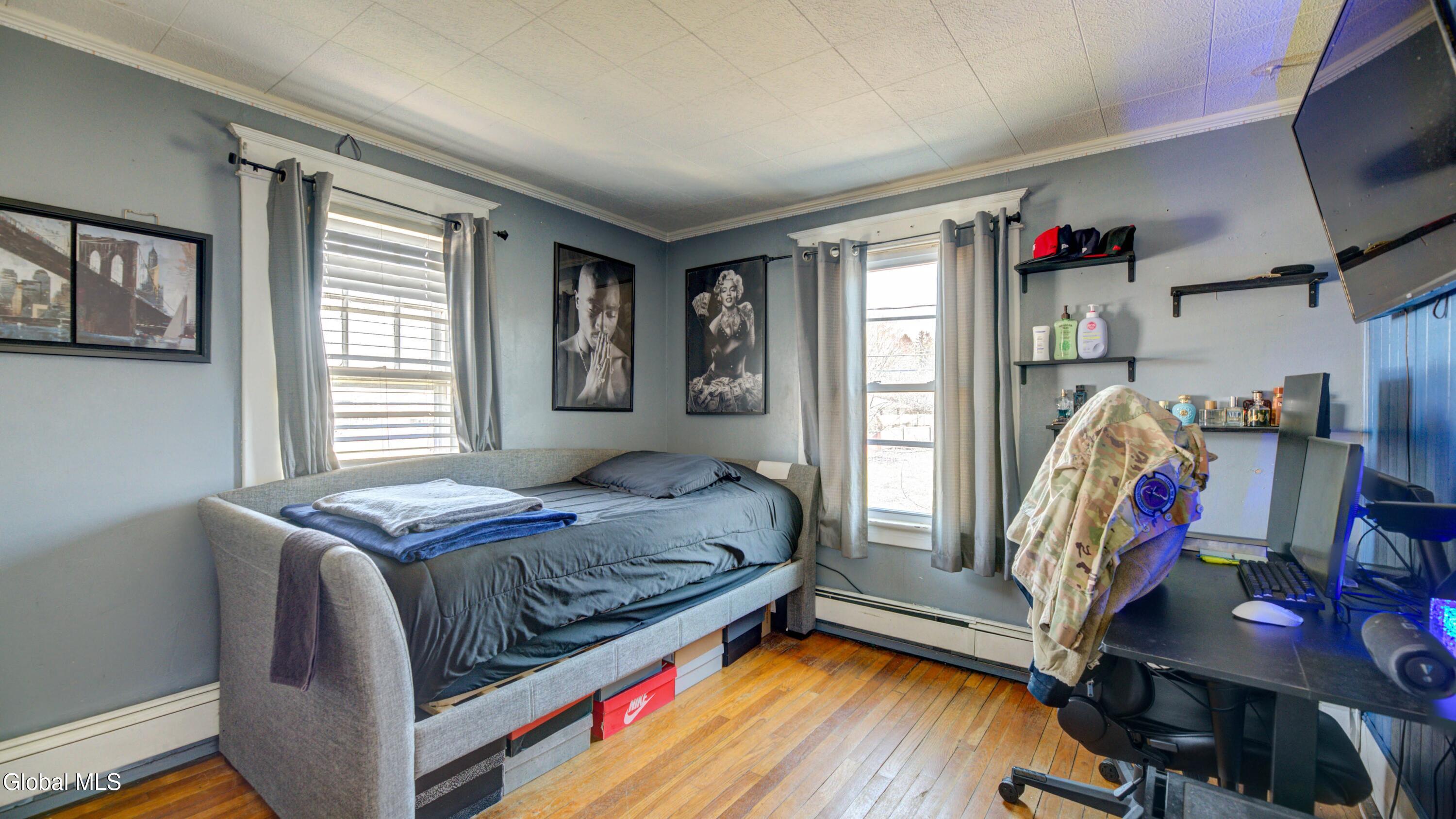 28 Wilkes Avenue Amsterdam NY 12010