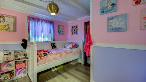 28 Wilkes Avenue Amsterdam NY 12010