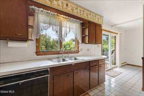 1346 Tracy Avenue Niskayuna NY 12309