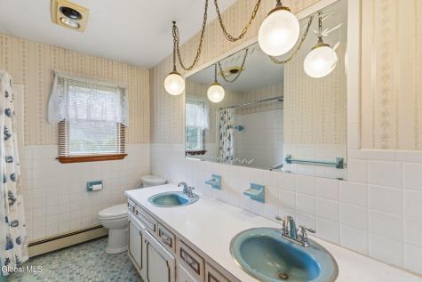 1346 Tracy Avenue Niskayuna NY 12309