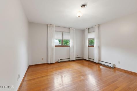 1346 Tracy Avenue Niskayuna NY 12309
