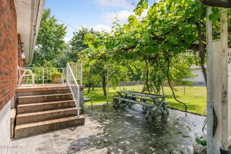1346 Tracy Avenue Niskayuna NY 12309