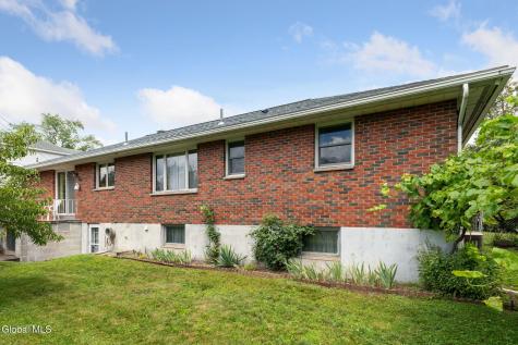 1346 Tracy Avenue Niskayuna NY 12309