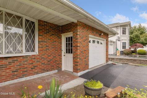 1346 Tracy Avenue Niskayuna NY 12309