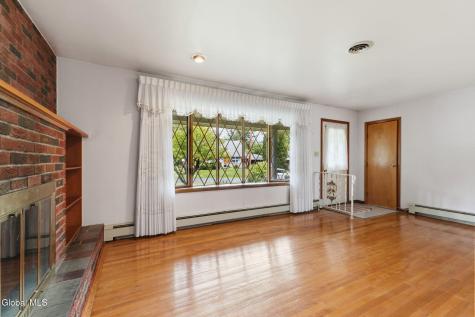 1346 Tracy Avenue Niskayuna NY 12309