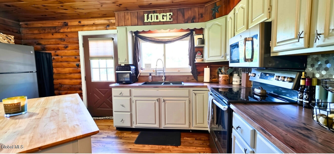 42 S Lower Letter Voorheesville NY 12186