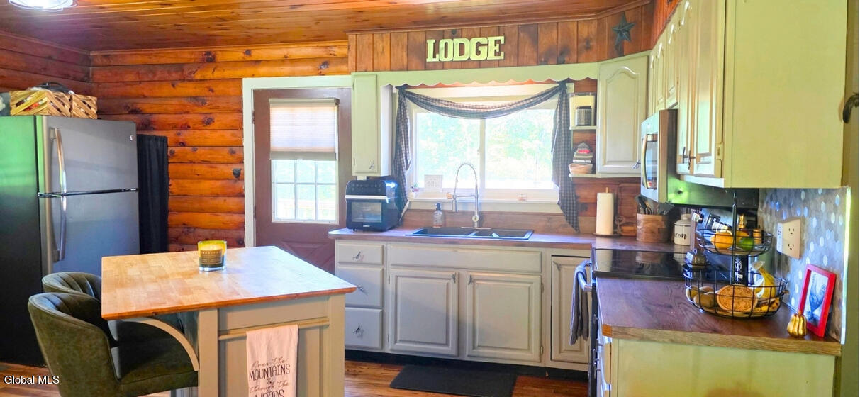 42 S Lower Letter Voorheesville NY 12186