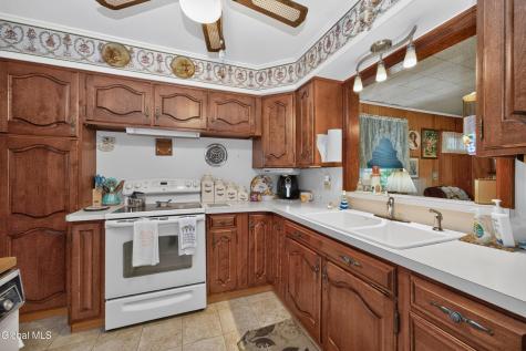 1527 Ardsley Place Schenectady NY 12308