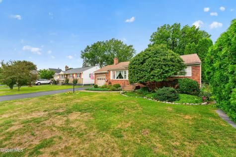 1527 Ardsley Place Schenectady NY 12308