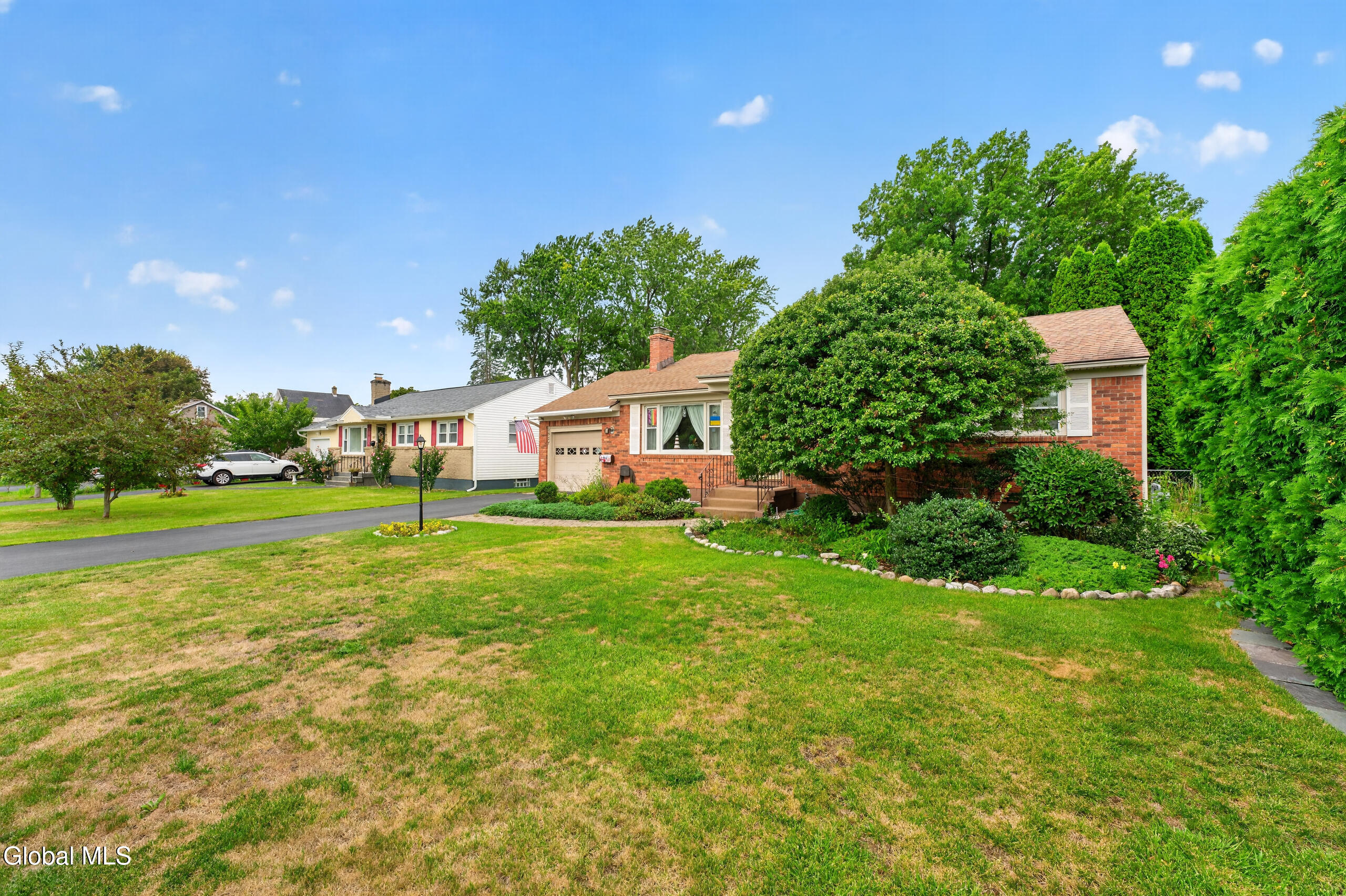1527 Ardsley Place Schenectady NY 12308