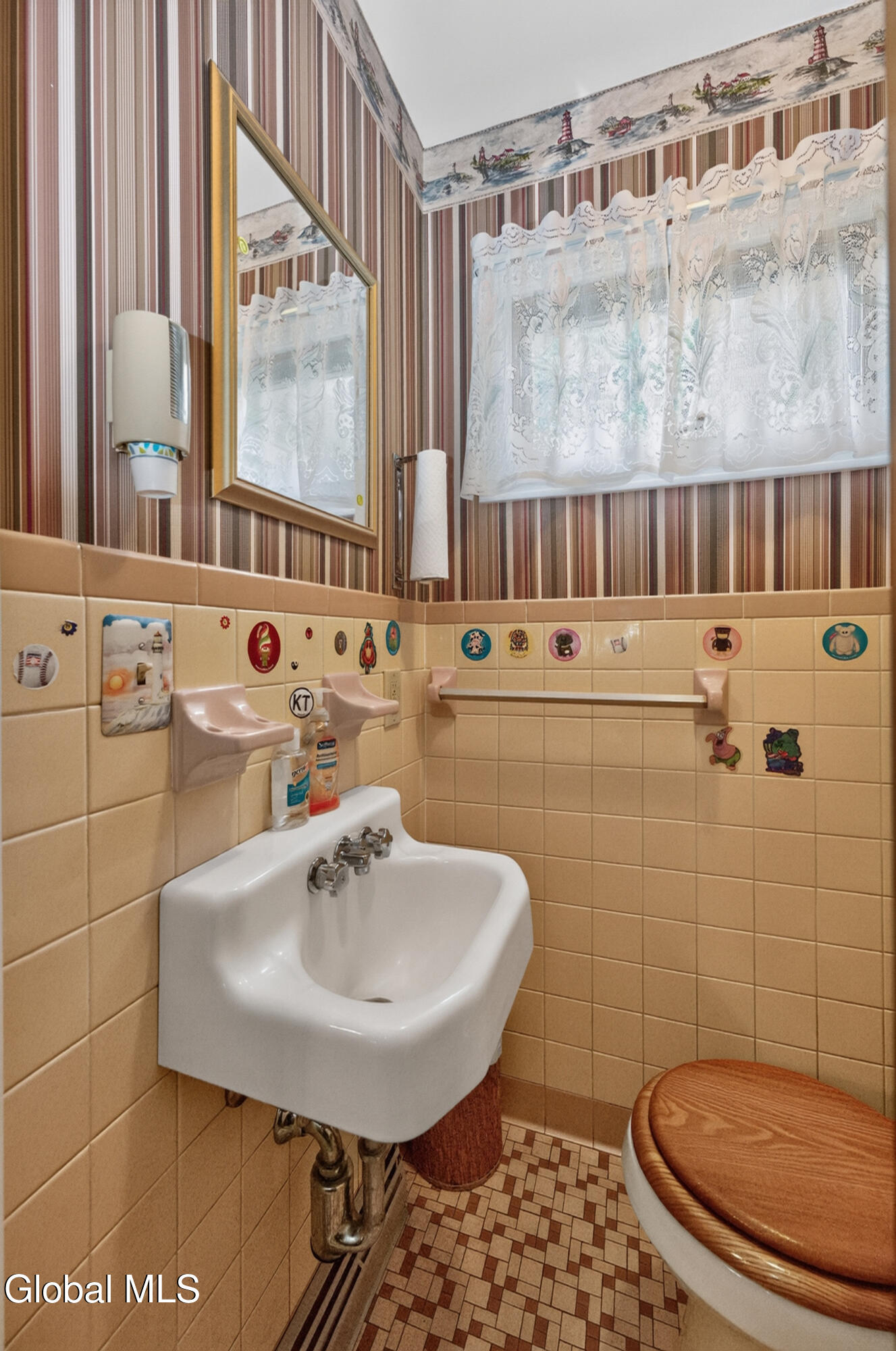 1527 Ardsley Place Schenectady NY 12308