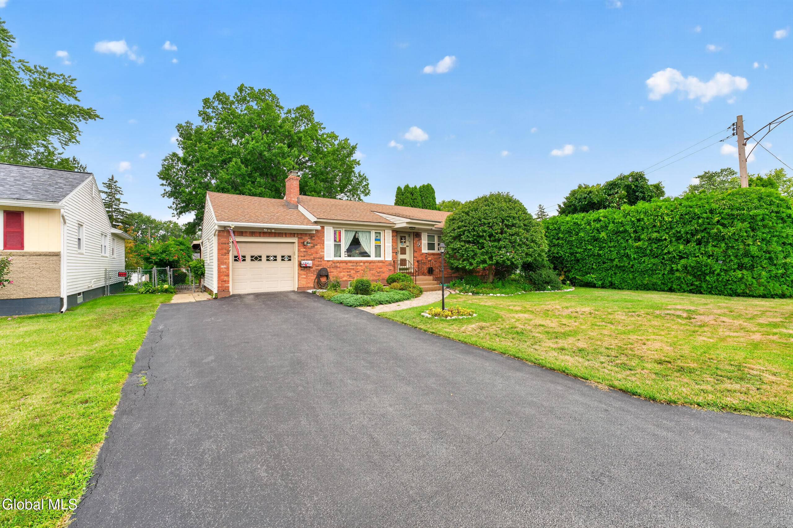 1527 Ardsley Place Schenectady NY 12308