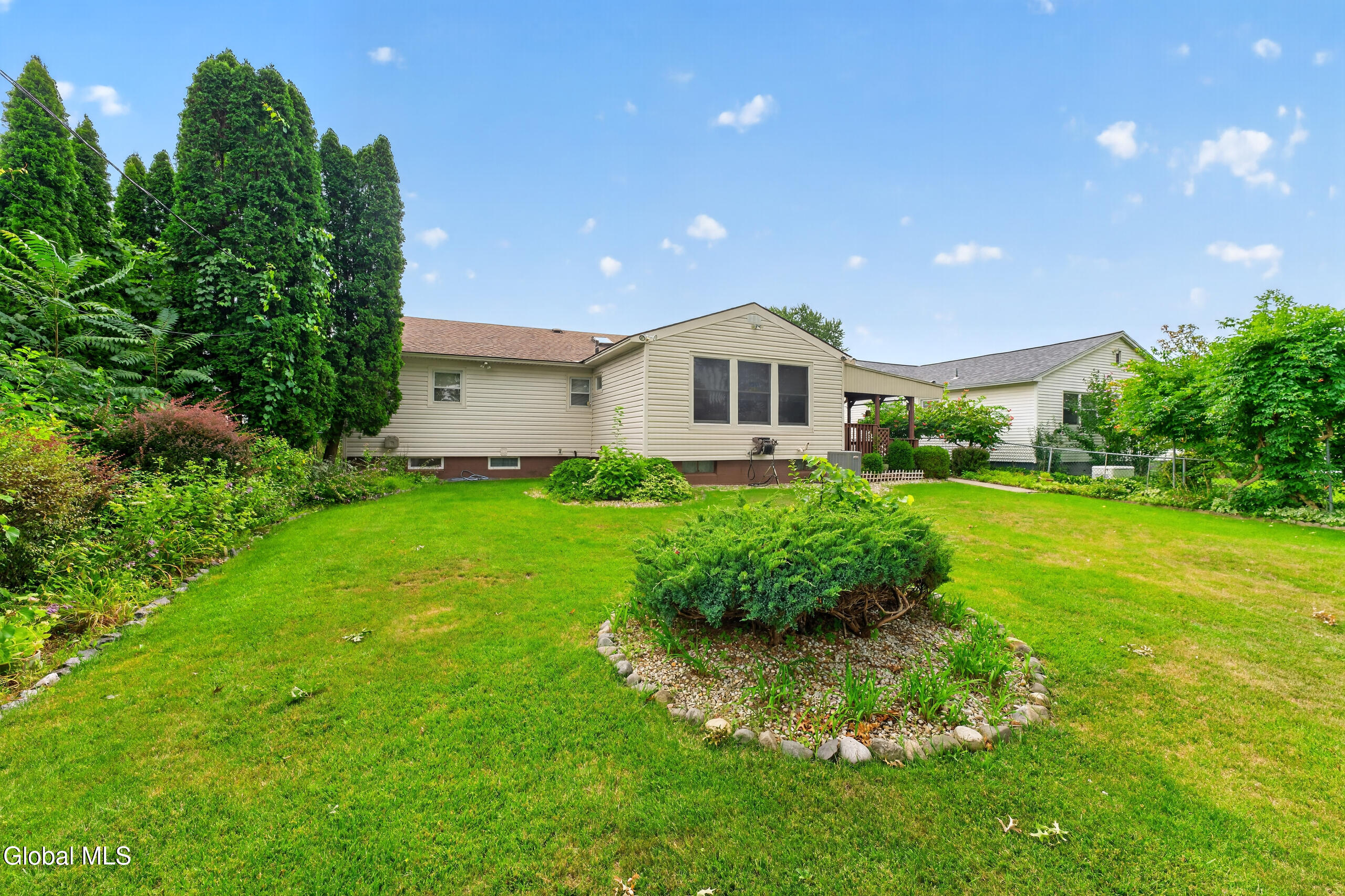1527 Ardsley Place Schenectady NY 12308