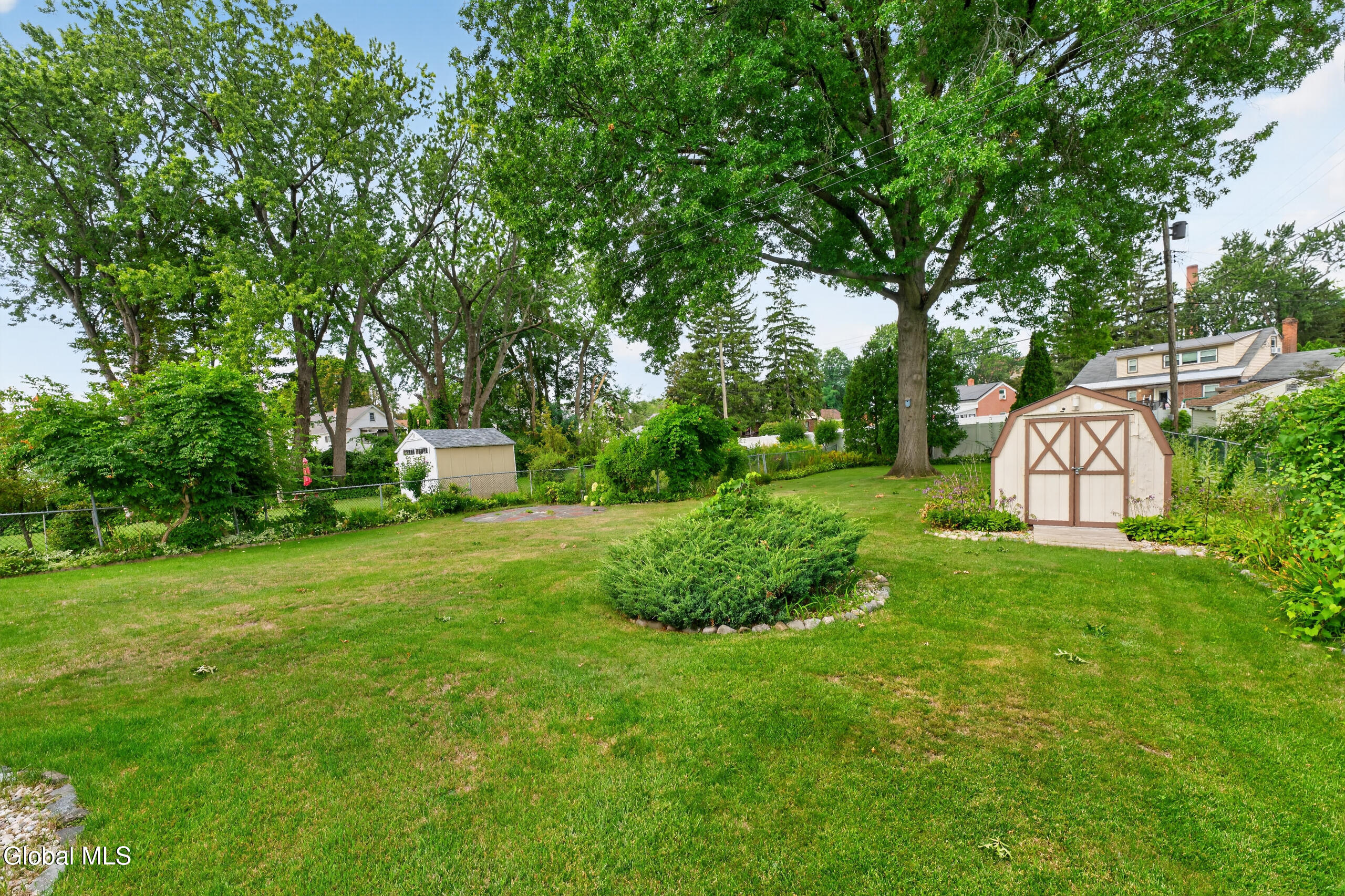 1527 Ardsley Place Schenectady NY 12308