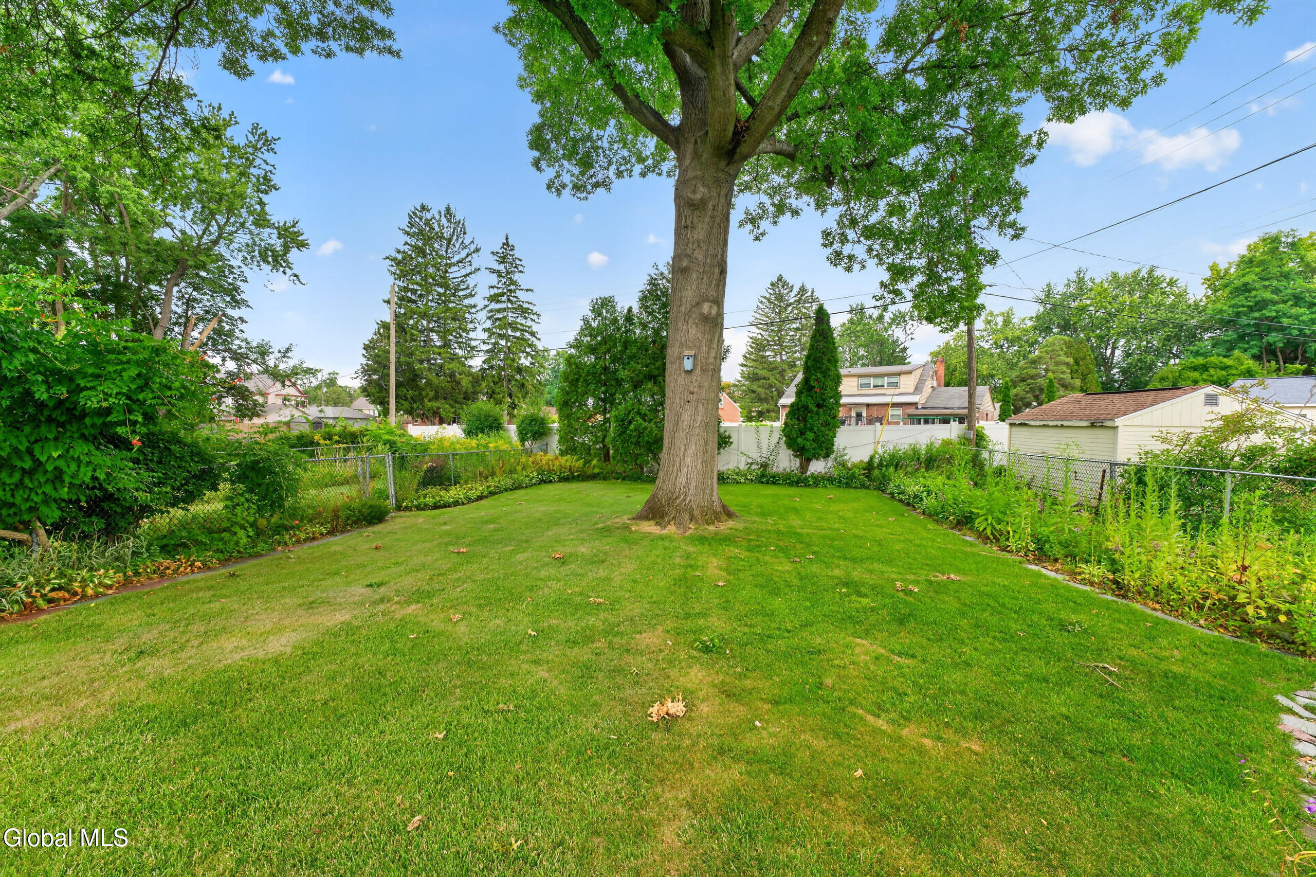 1527 Ardsley Place Schenectady NY 12308