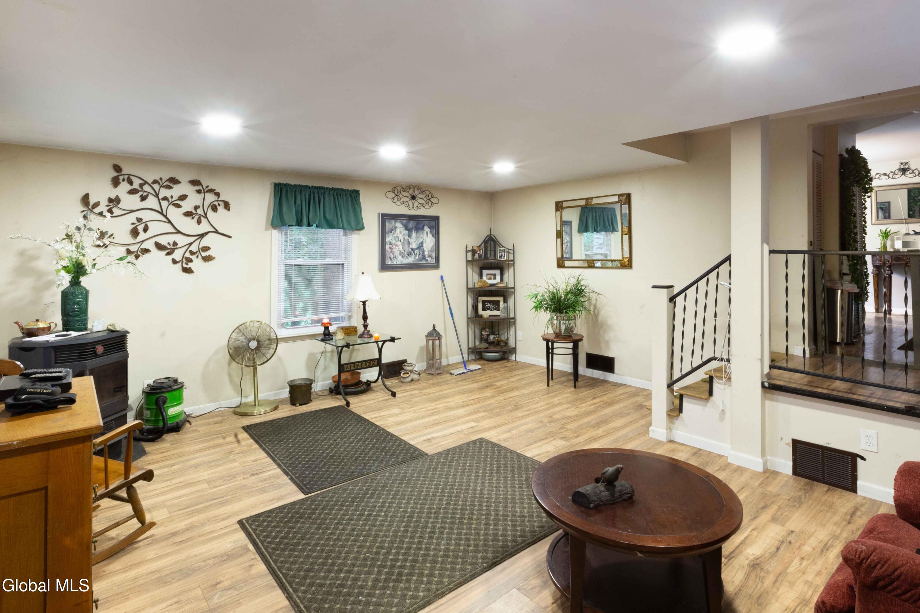31 North Road Clarksville NY 12041