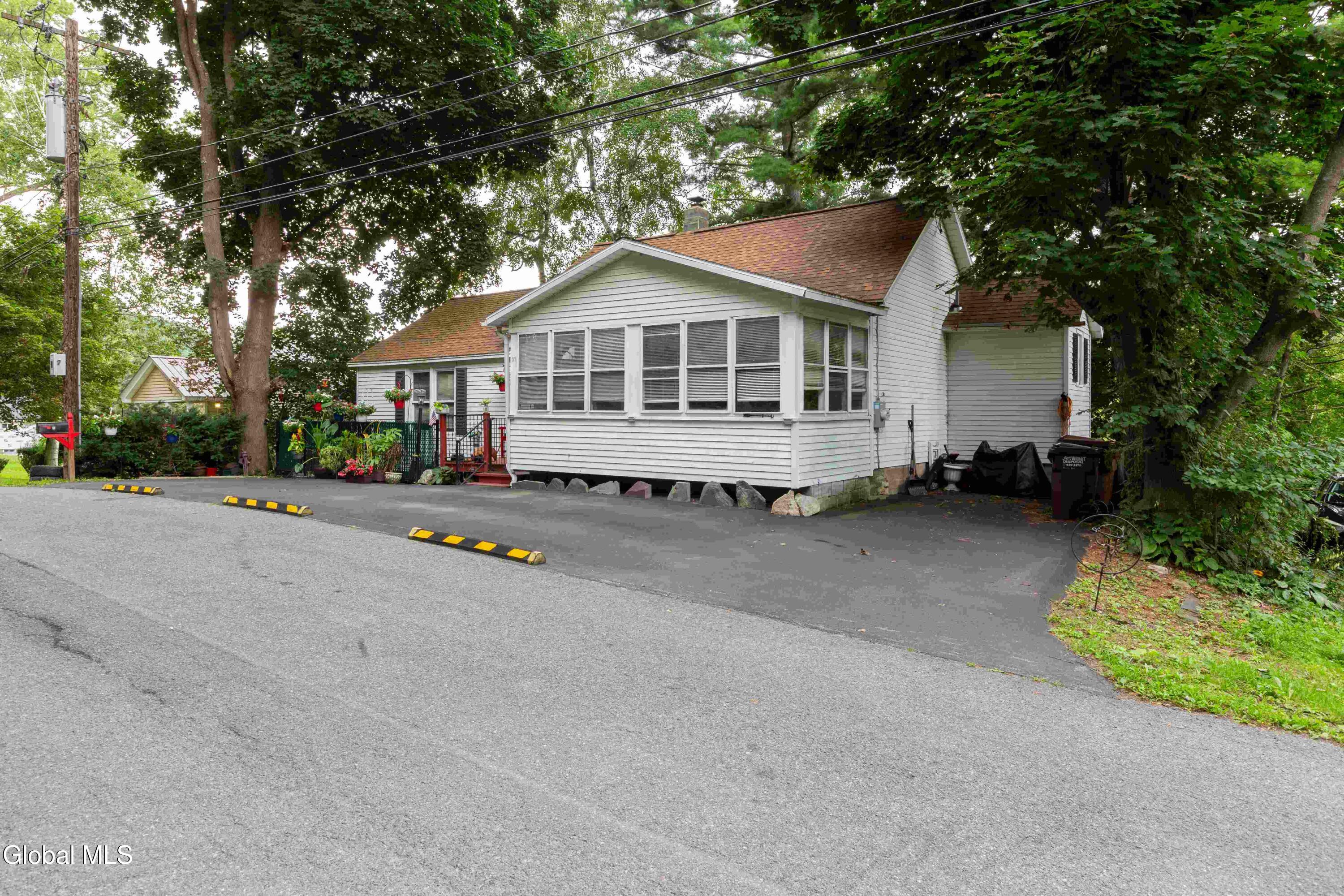 31 North Road Clarksville NY 12041