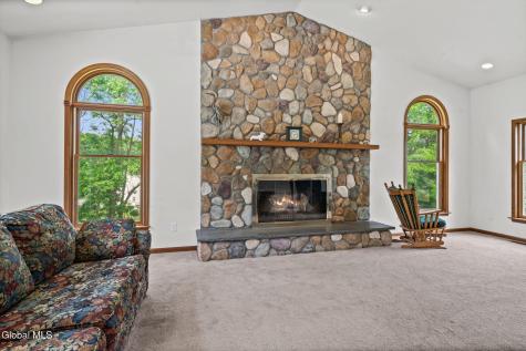 28 Victorian Drive Poestenkill NY 12140
