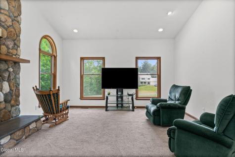 28 Victorian Drive Poestenkill NY 12140