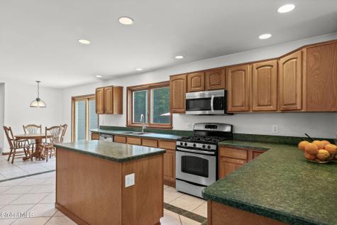 28 Victorian Drive Poestenkill NY 12140
